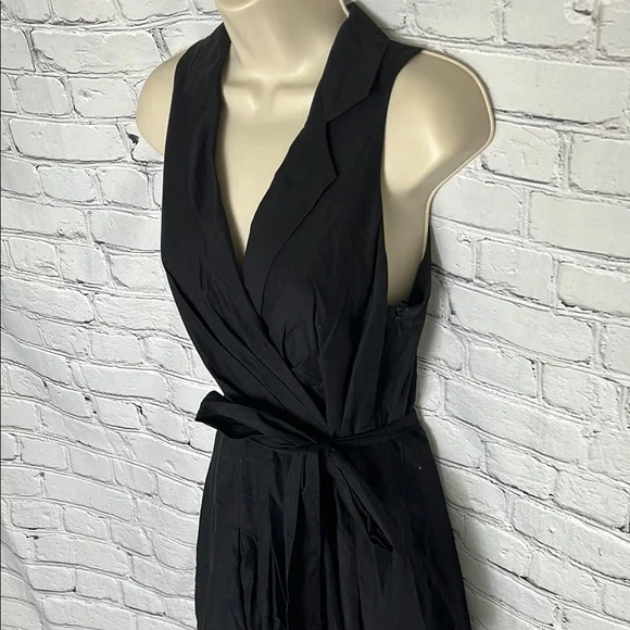 Elegant Black Floral Dress - Picture 2 of 5